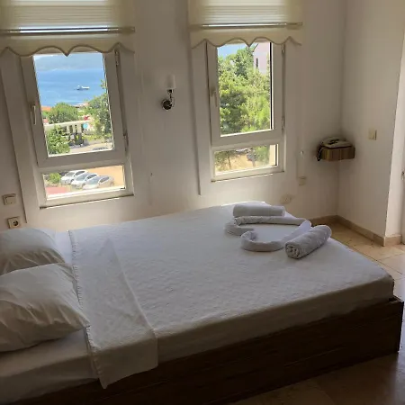 Pearl Of Μαρμαρίς