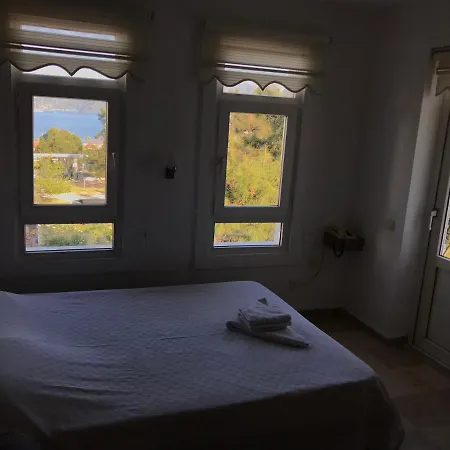 Pearl Of * Μαρμαρίς